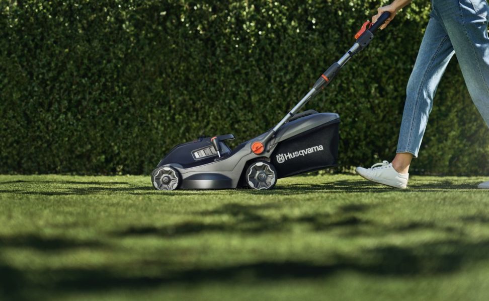 akumulatorova sekacka na travu Husqvarna Aspire LC34 P4A